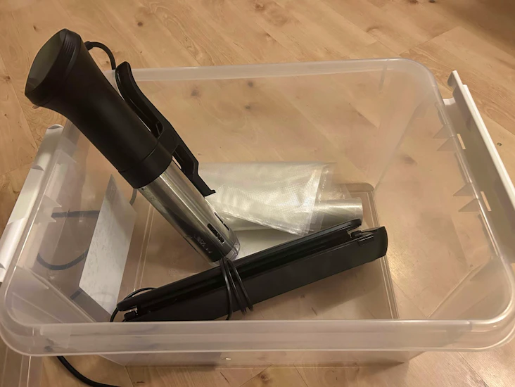 Sous vide + vacuumförpackare + stor behållare