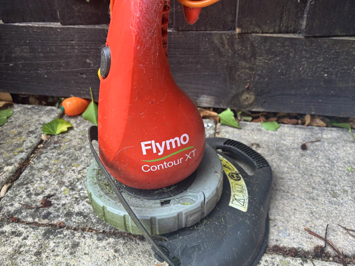 Flymo contour xt 25cm corded grass trimmer - 300w
