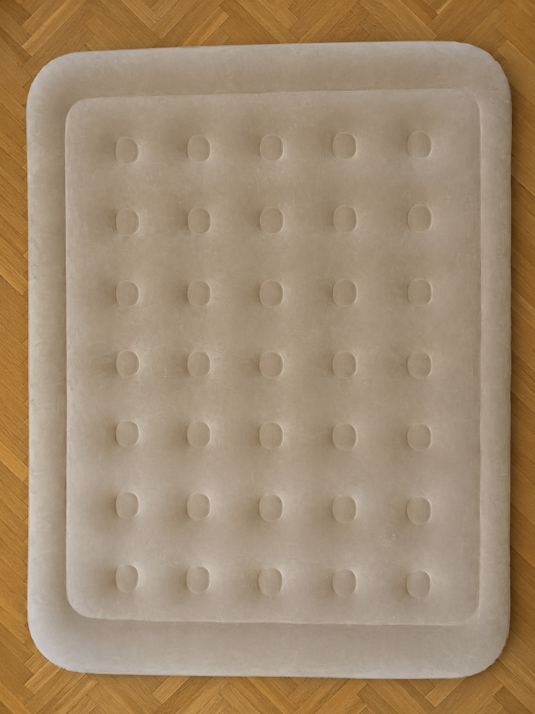 Dubbel luftmadrass, tempur-bäddmadrass och lakan