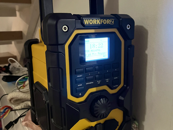 Byggradio med dab & bluetooth