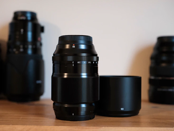 Fujinon xf 90mm f/2 r lm wr prime lens