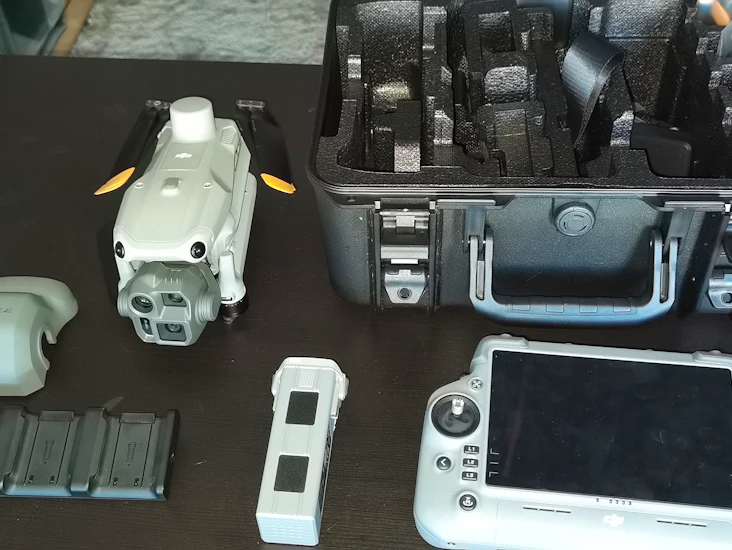 Dji matrice 4 enterprise (m4e) – professional aerial intelligence