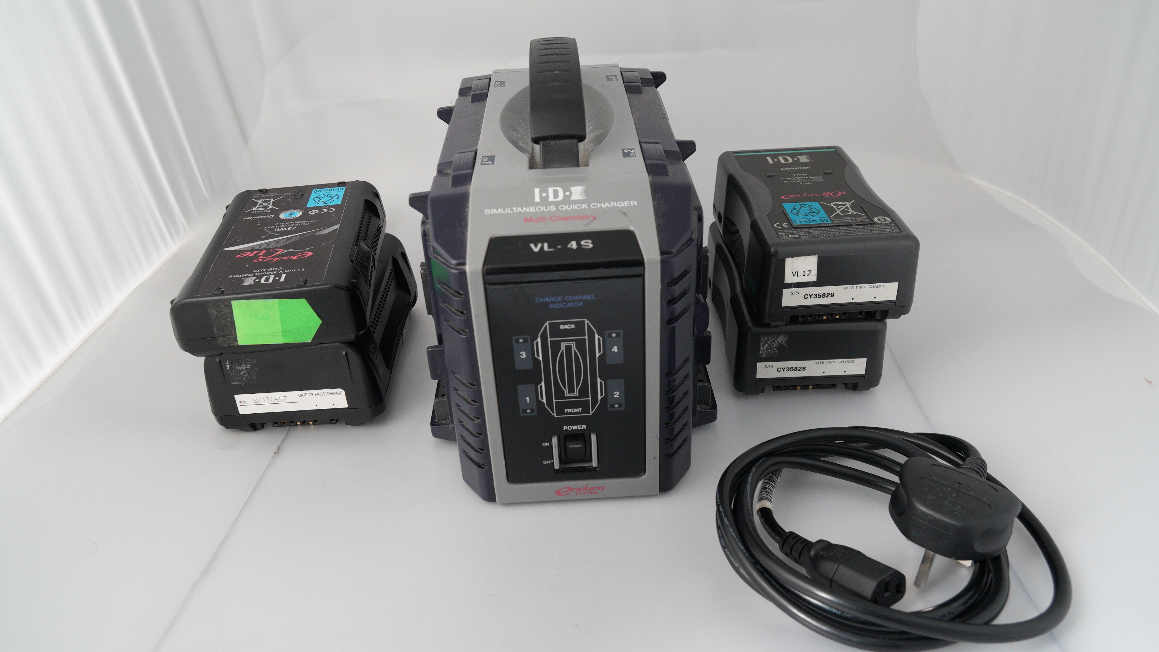 Idx simultaneous quick charger 