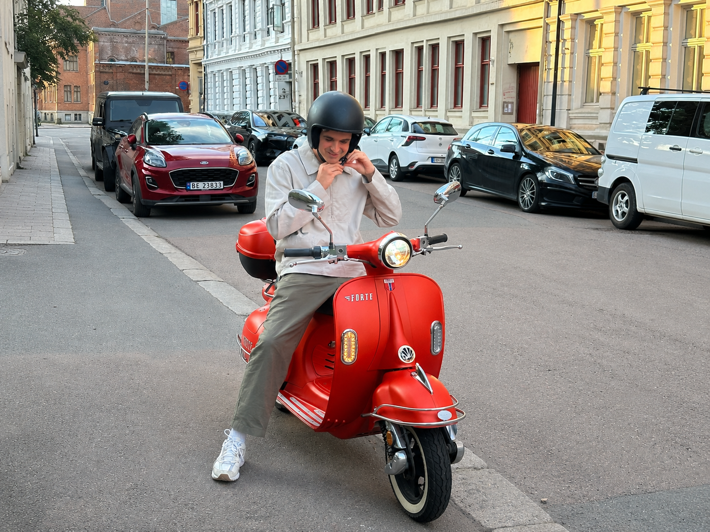 Elektrisk forte retro-moped til langtidsleie – tilgjengelig nå