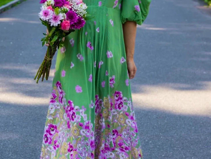 Bytimo crepe tieback gown green field