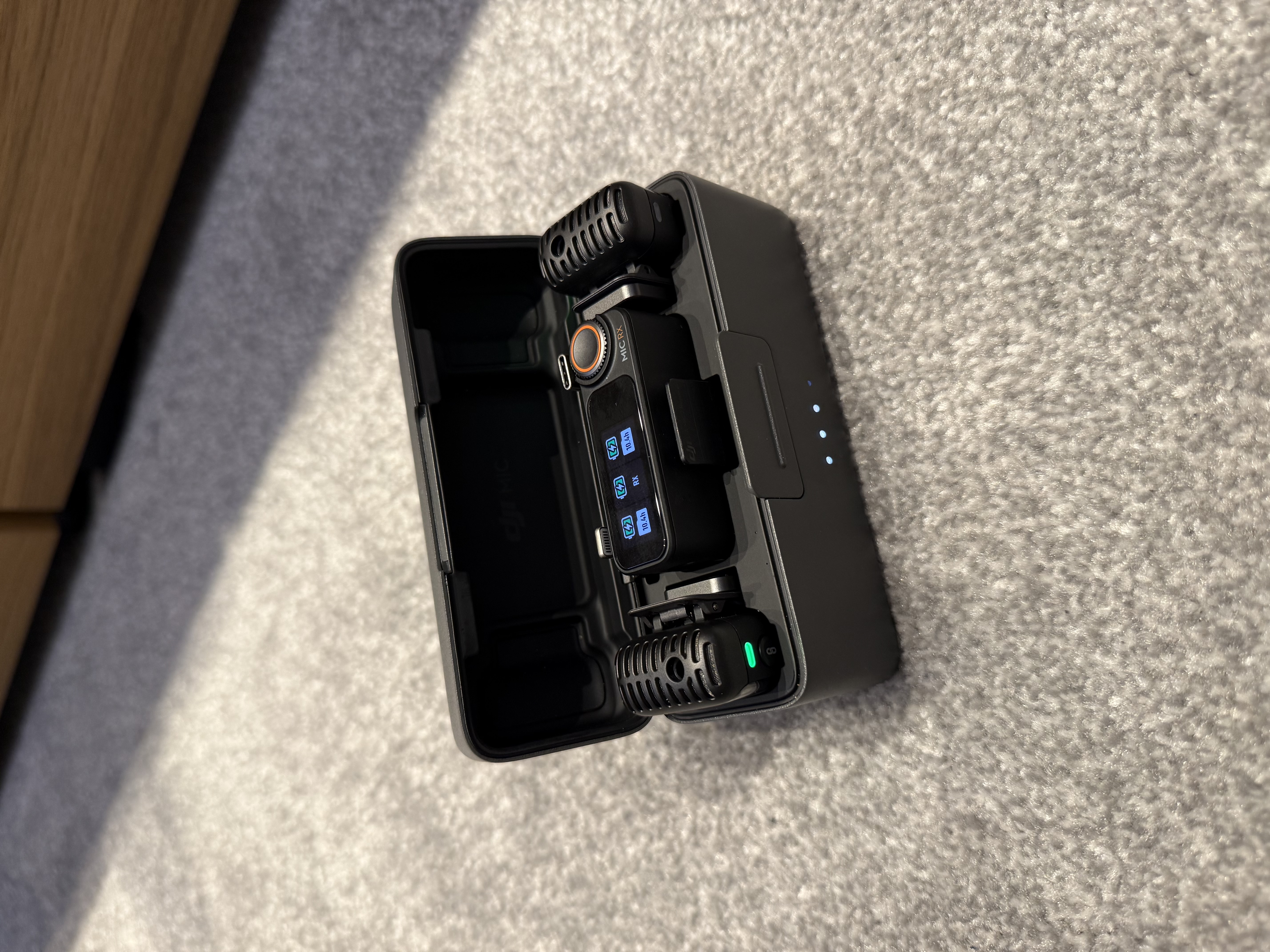 Dji mic 2 (with charging case)