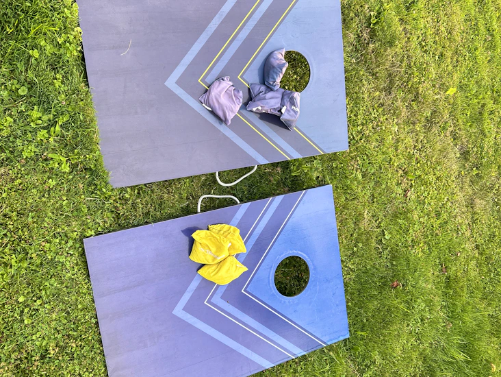 Cornhole set