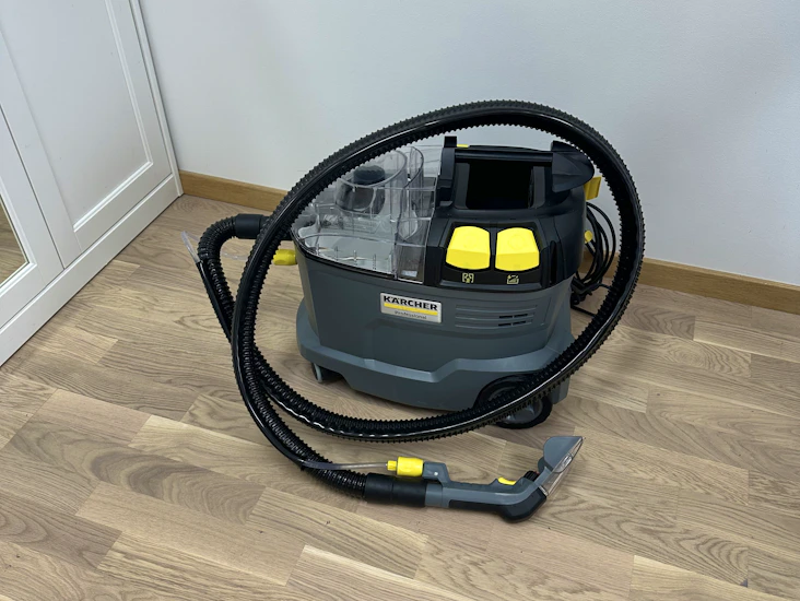 Stor textilvårdsmaskin och mattvätt kärcher puzzi 8/1 proffs