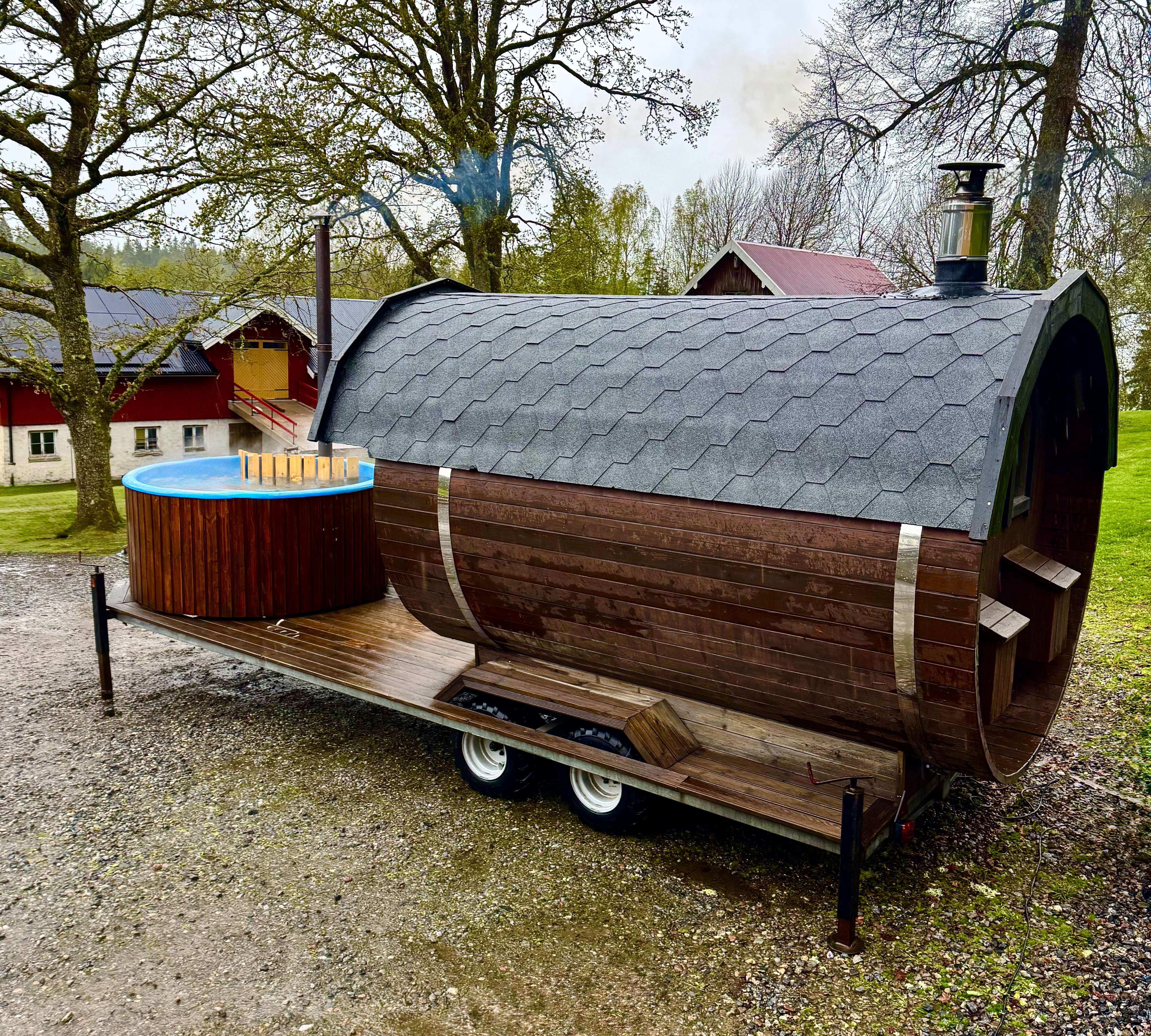 Mobil badtunna och bastu