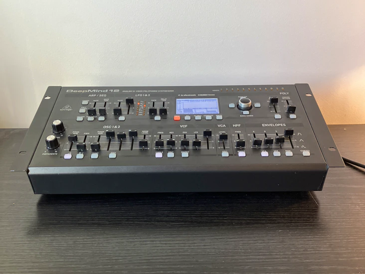 Behringer deepmind 12d