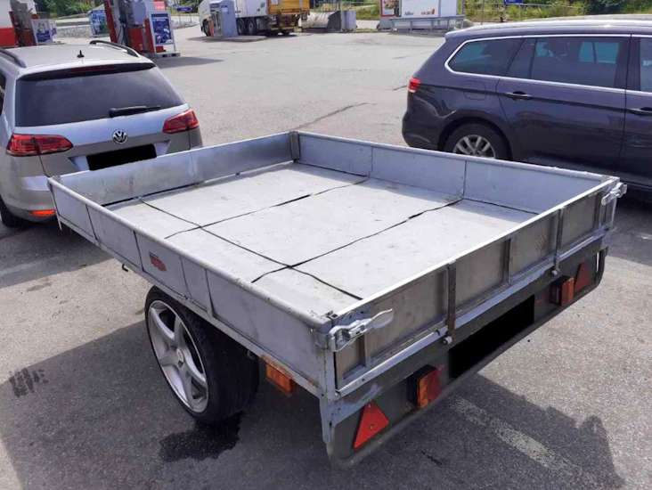 Äldre lättlästad släpvagn!