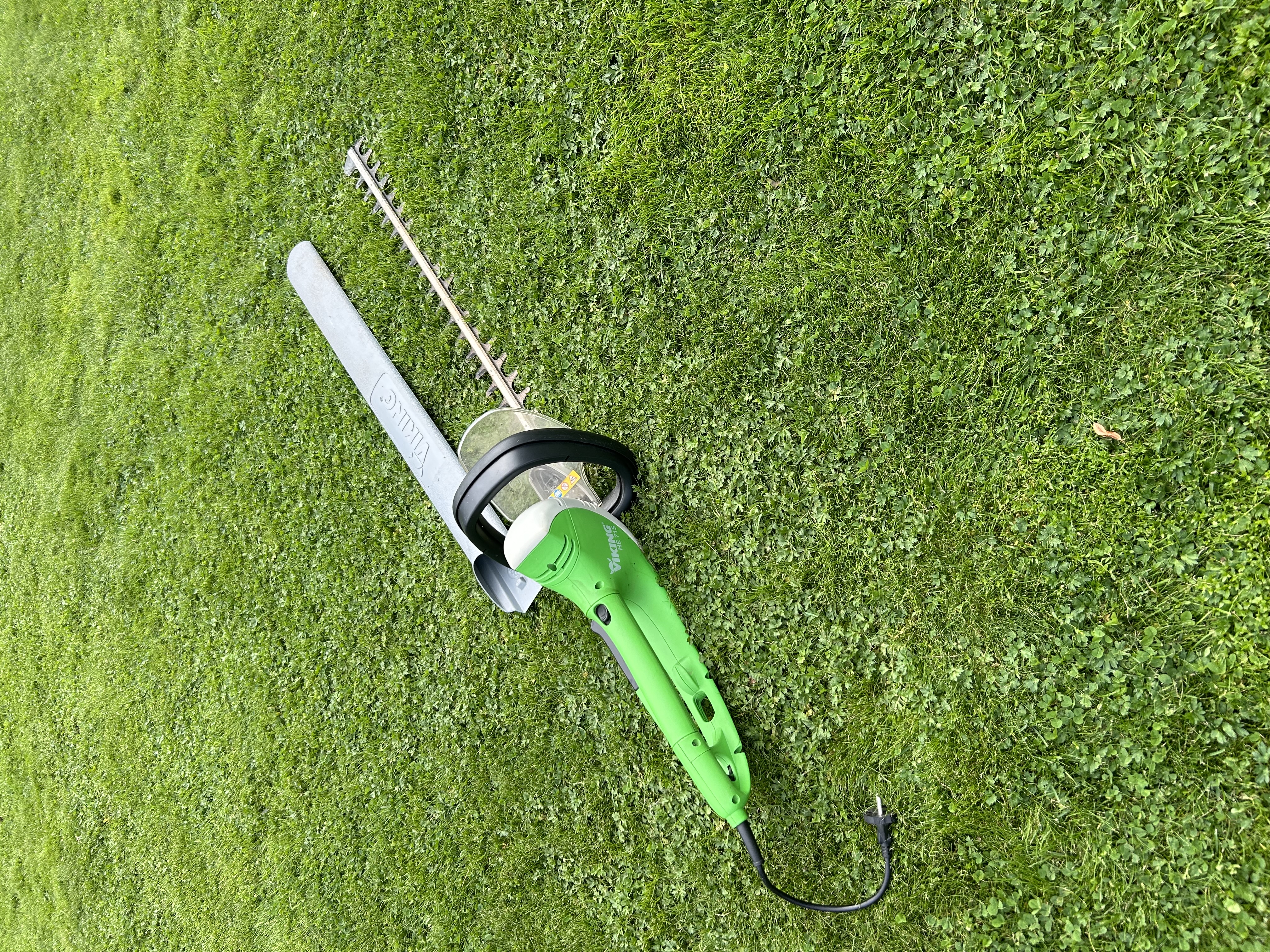 Häcksax med långt svärd  75cm