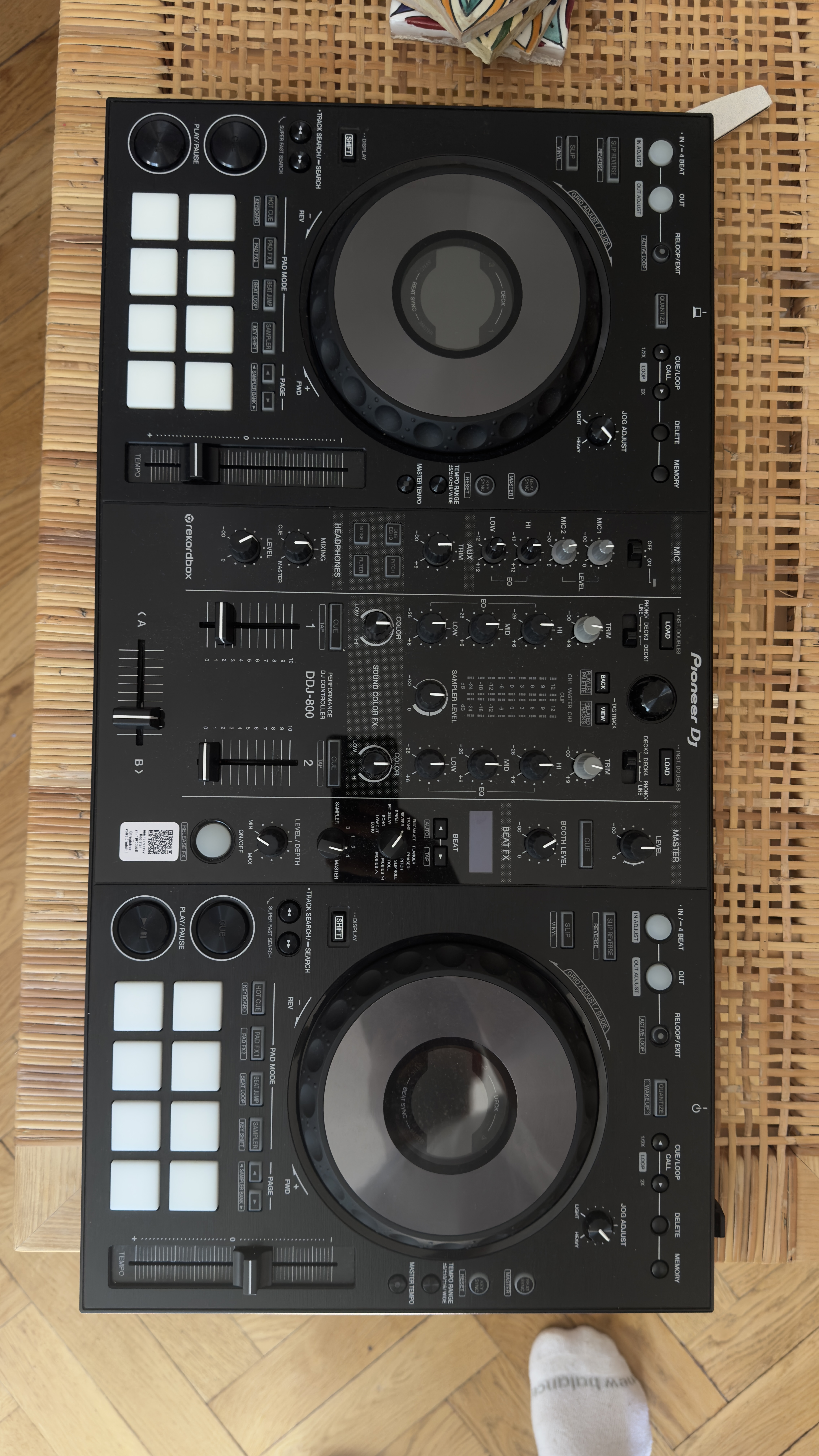 Ddj-800