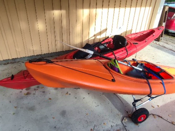 Två bekväma sjökajaker i albysjön paketpris