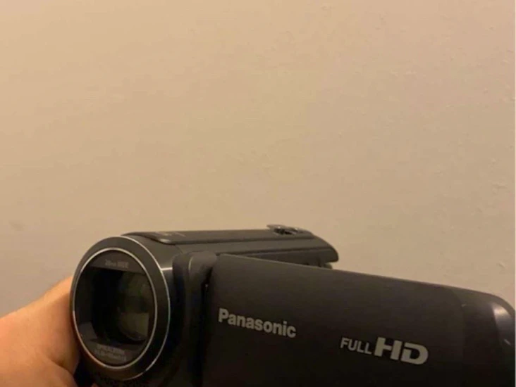 Panasonic hc-v495m hd