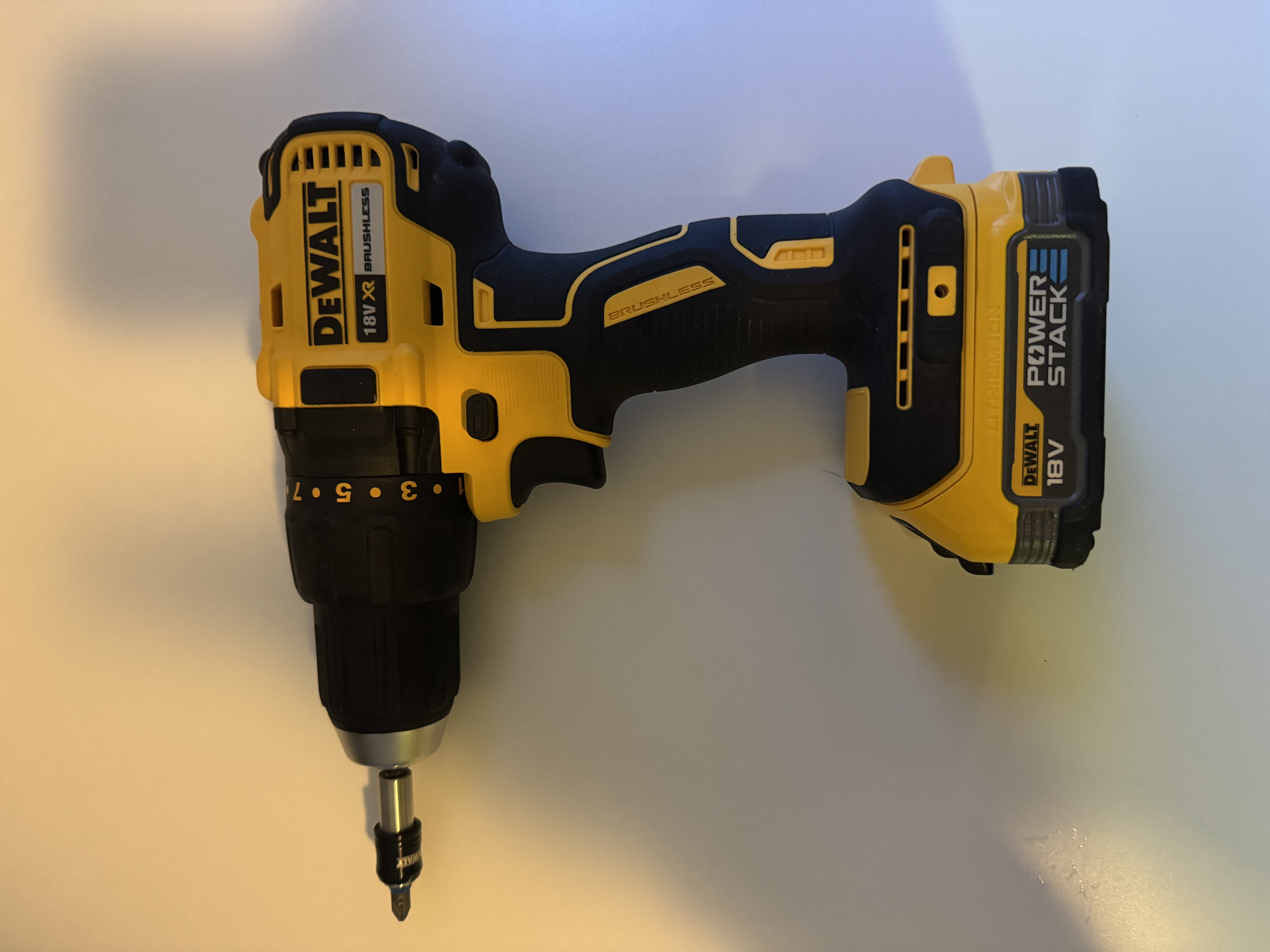 Dewalt dcd777 18v xr borskrutrekker 