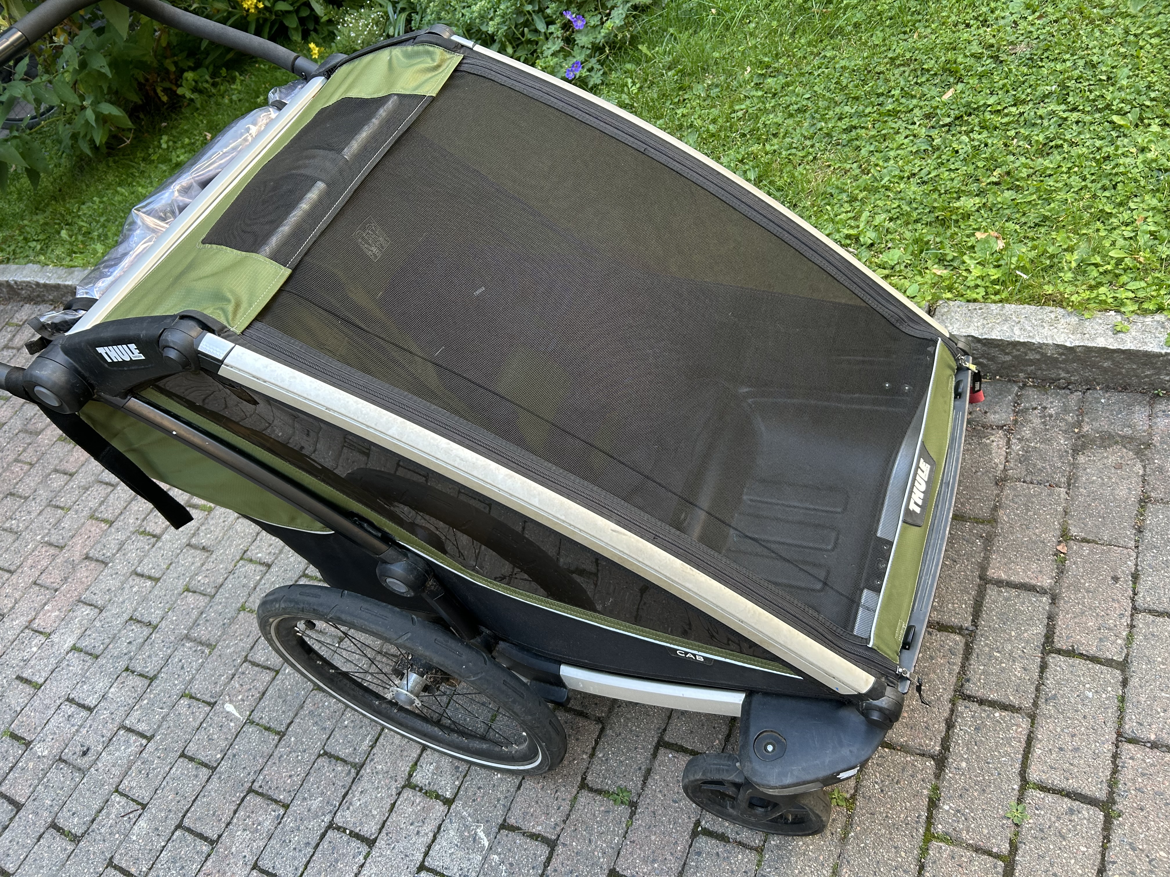 Thule chariot cab 2