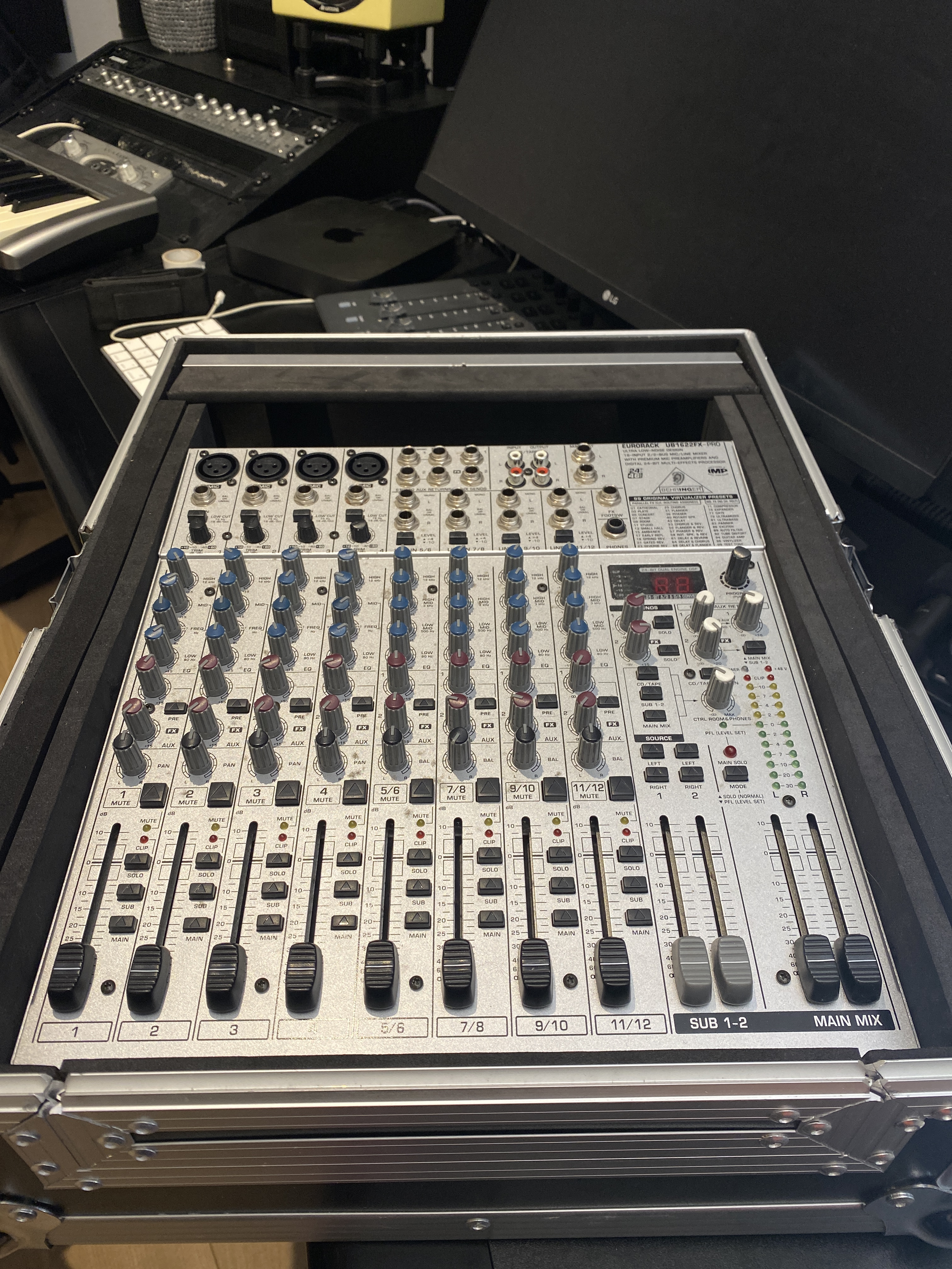Behringer mixer 12ch ub1622fx-pro