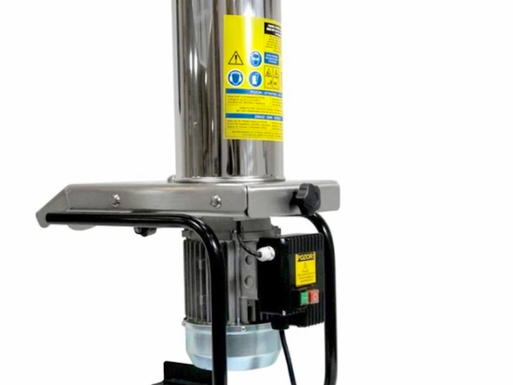 Fruktpress och elektrisk fruktkross