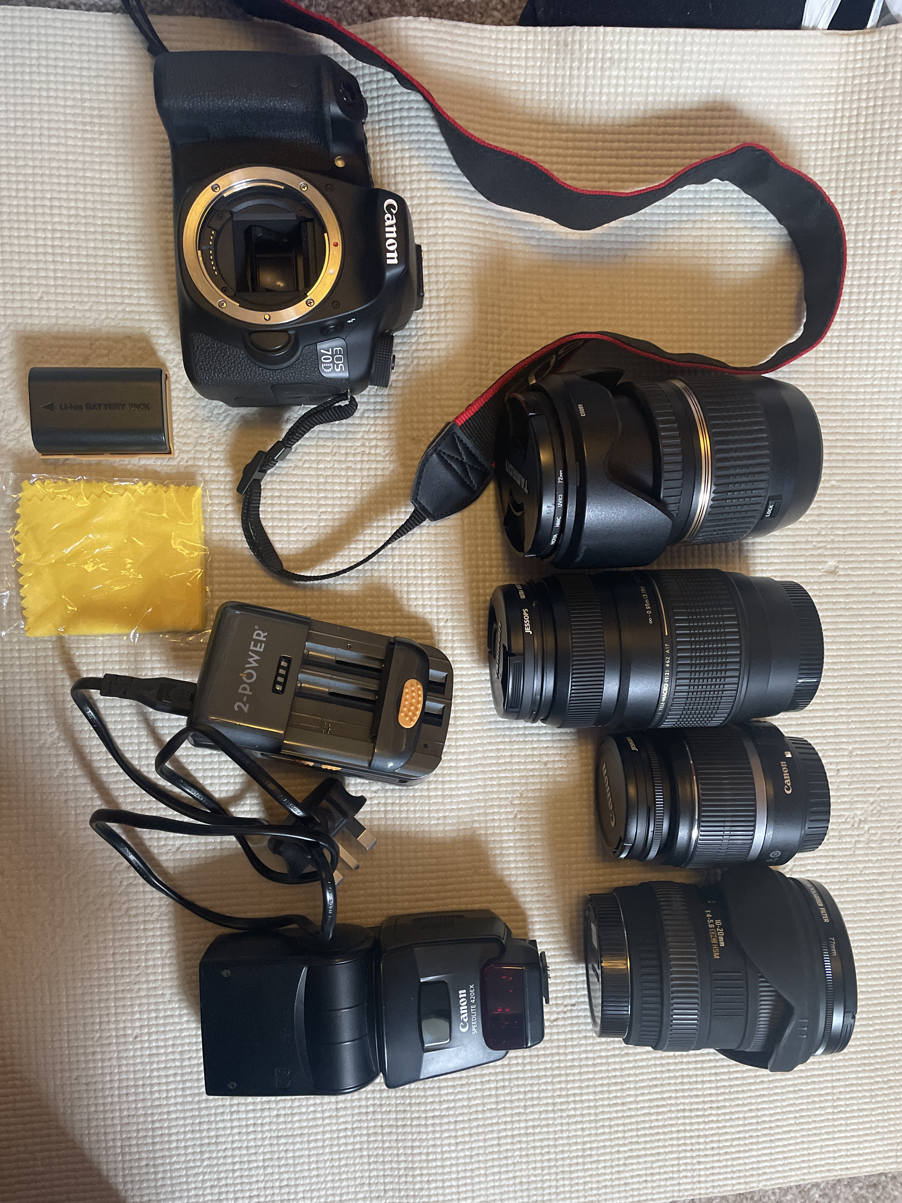 Canon 70d dslr camera kit w lenses