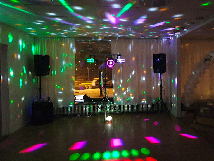 Ljud och ljus till din fest! högtalare/lampor