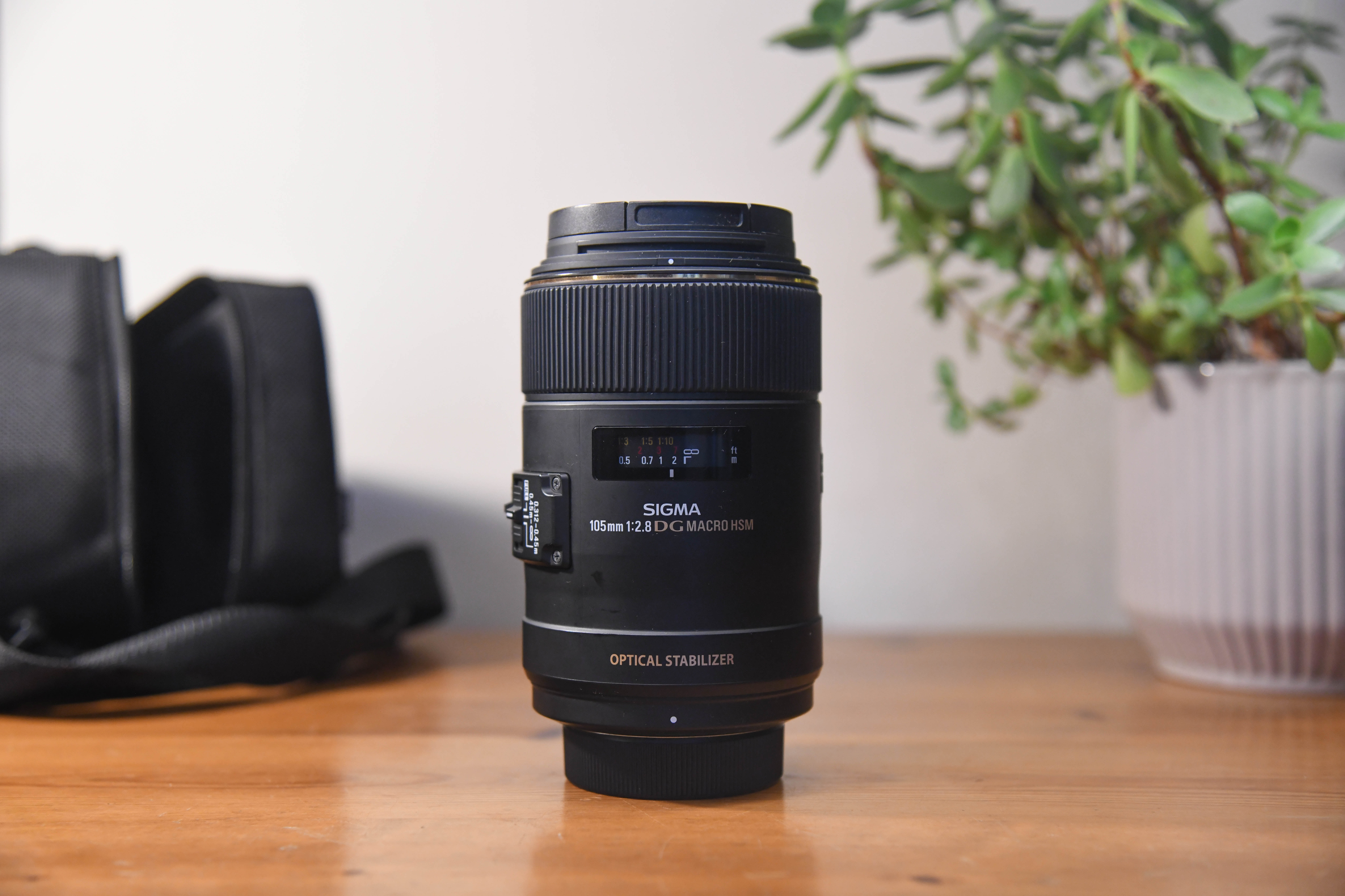 Sigma 105mm macro lens f-mount