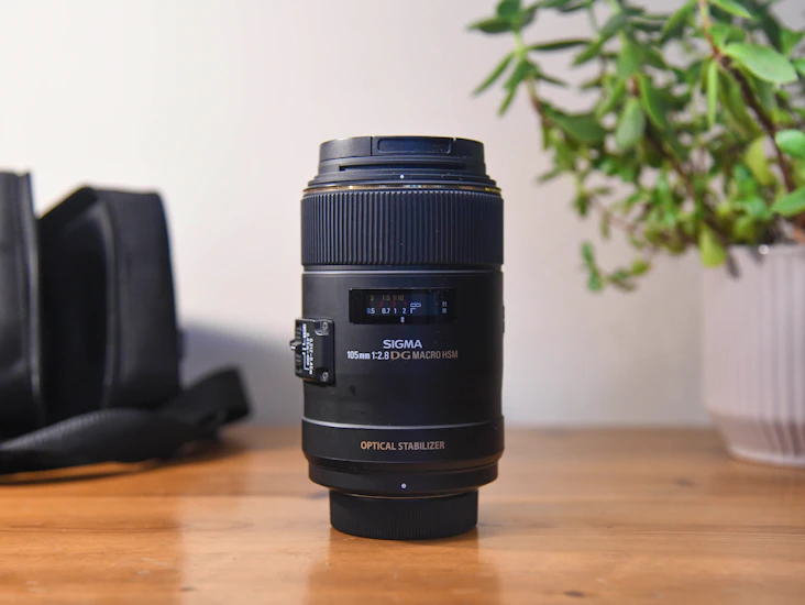 Sigma 105mm macro lens f-mount