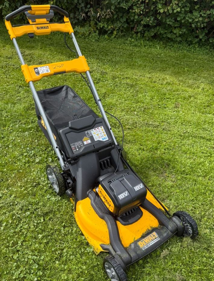 Dewalt gressklipper 2x18v dcmwsp156