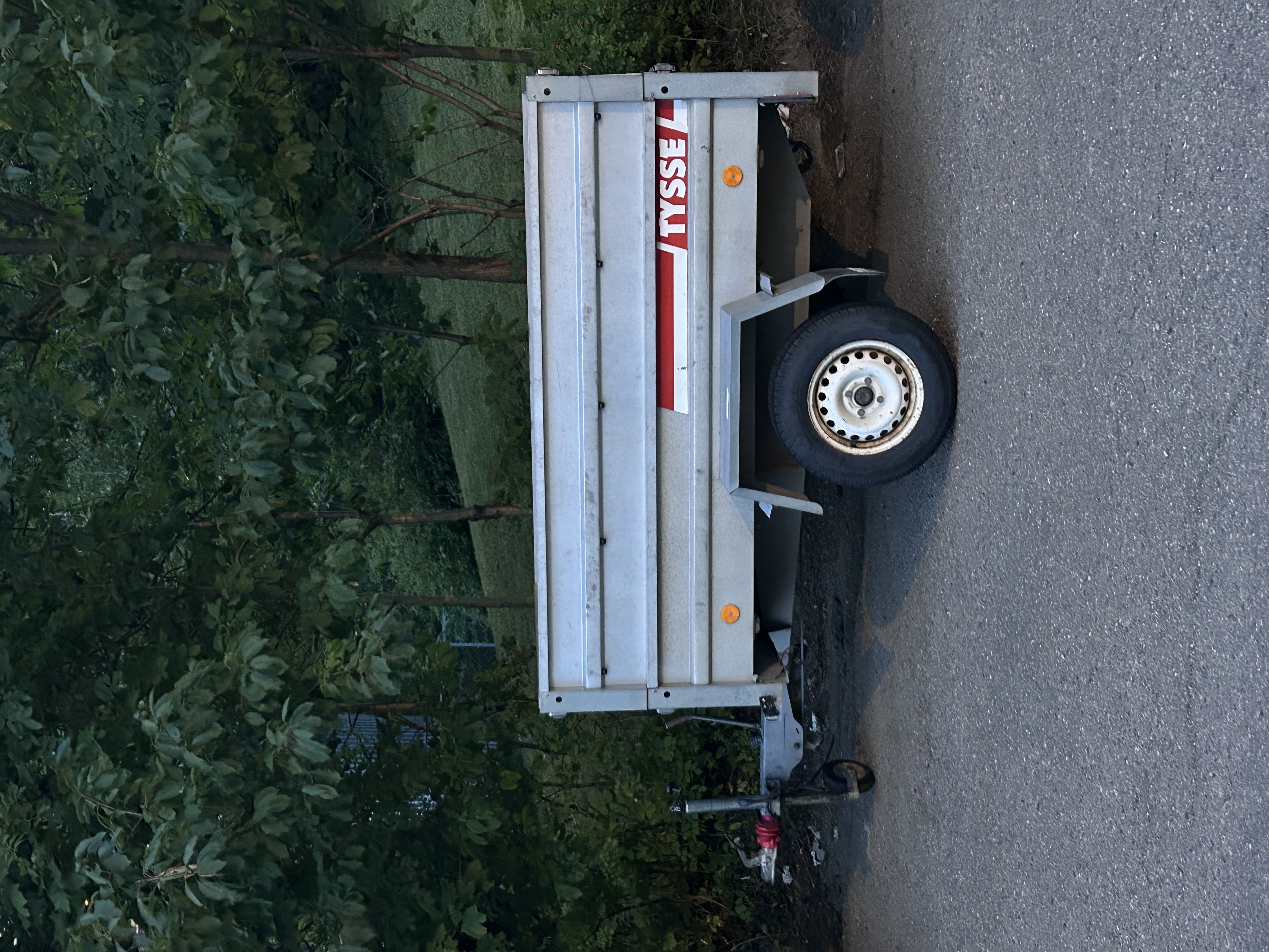 Robust tysse tilhenger med god plass – leies ut