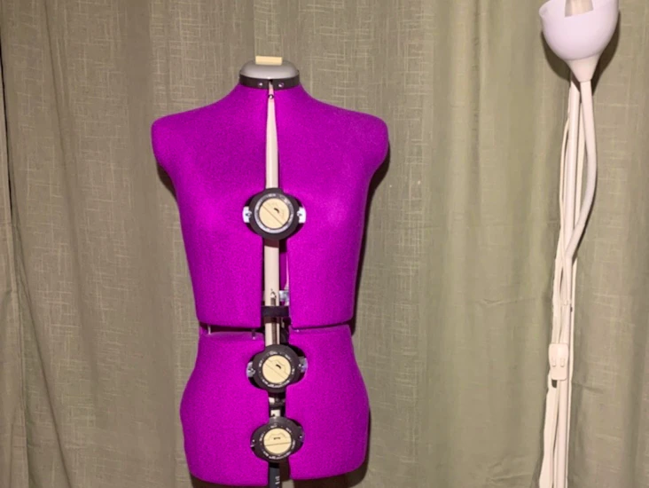 Ställbar provdocka strl 36-42