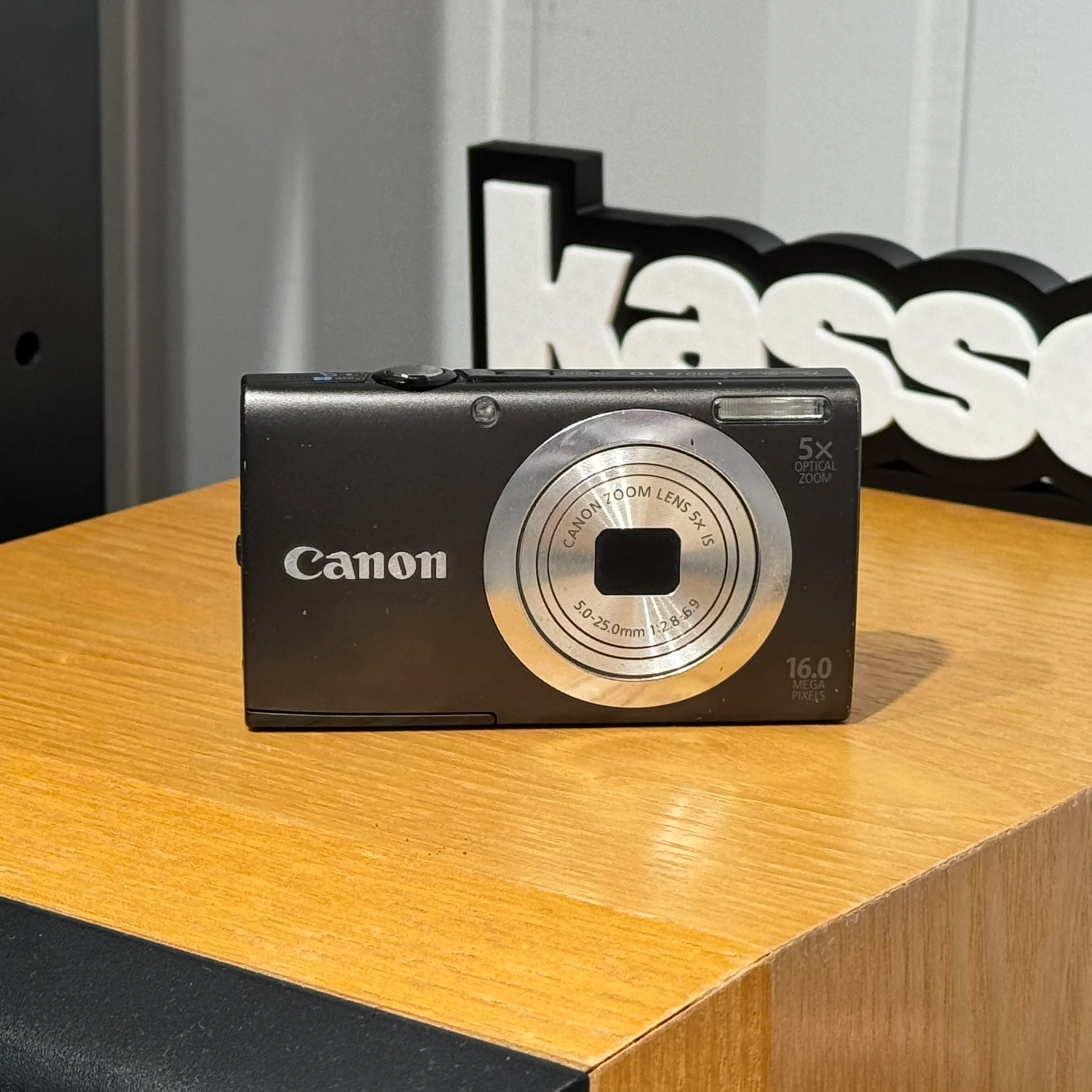  canon powershot 2400 is