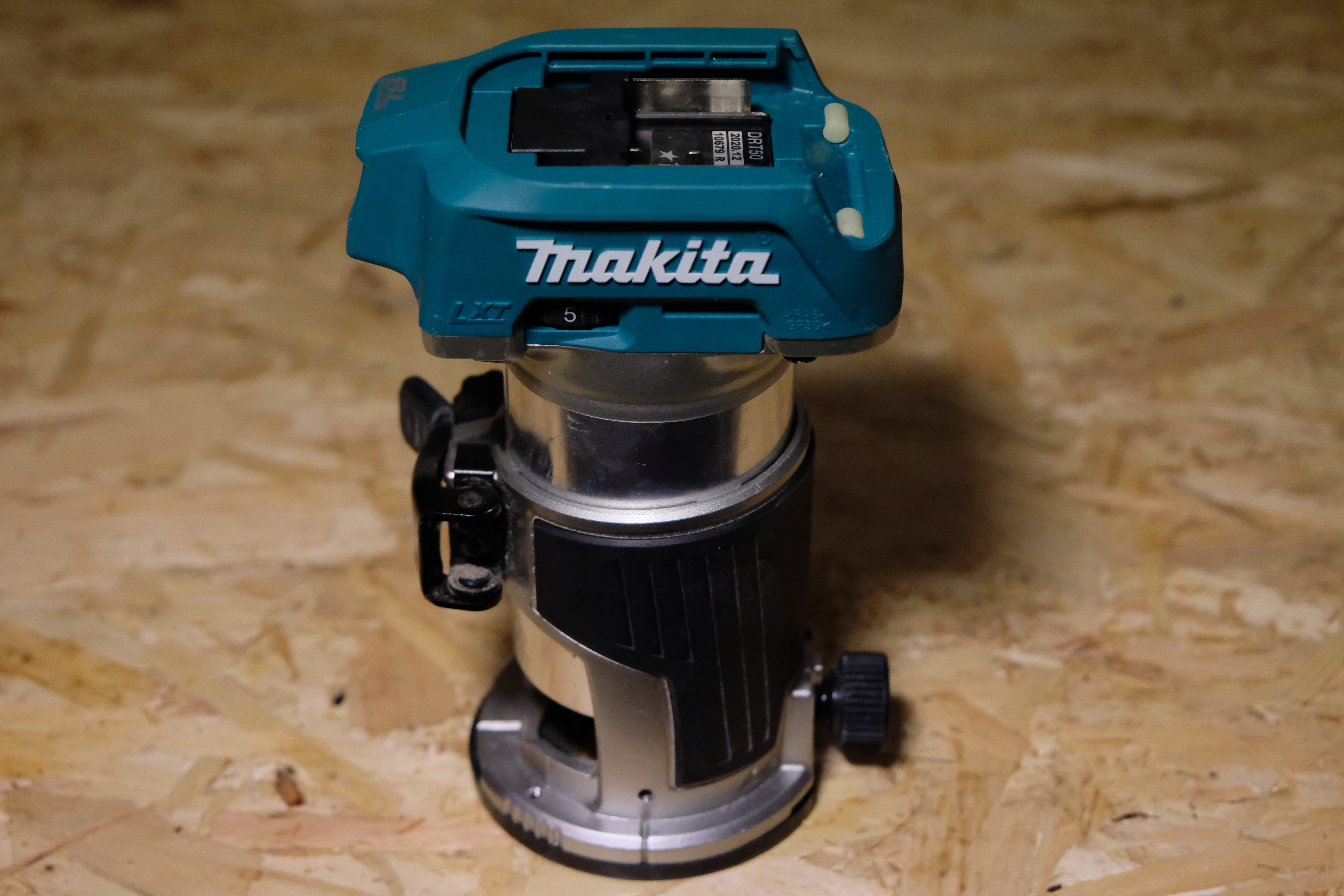 Makita drt50 cordless palm router / trim router (body only)