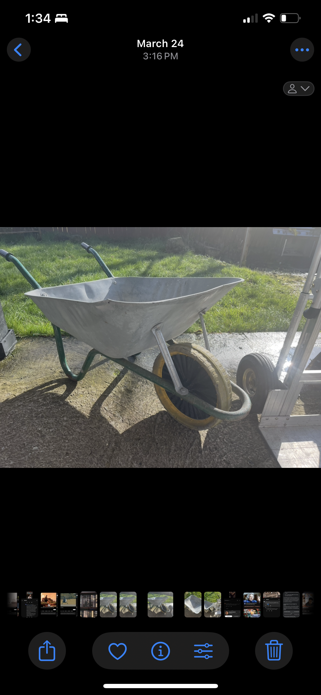 Heavy duty galvanized wheelbarrow - sturdy & reliable
