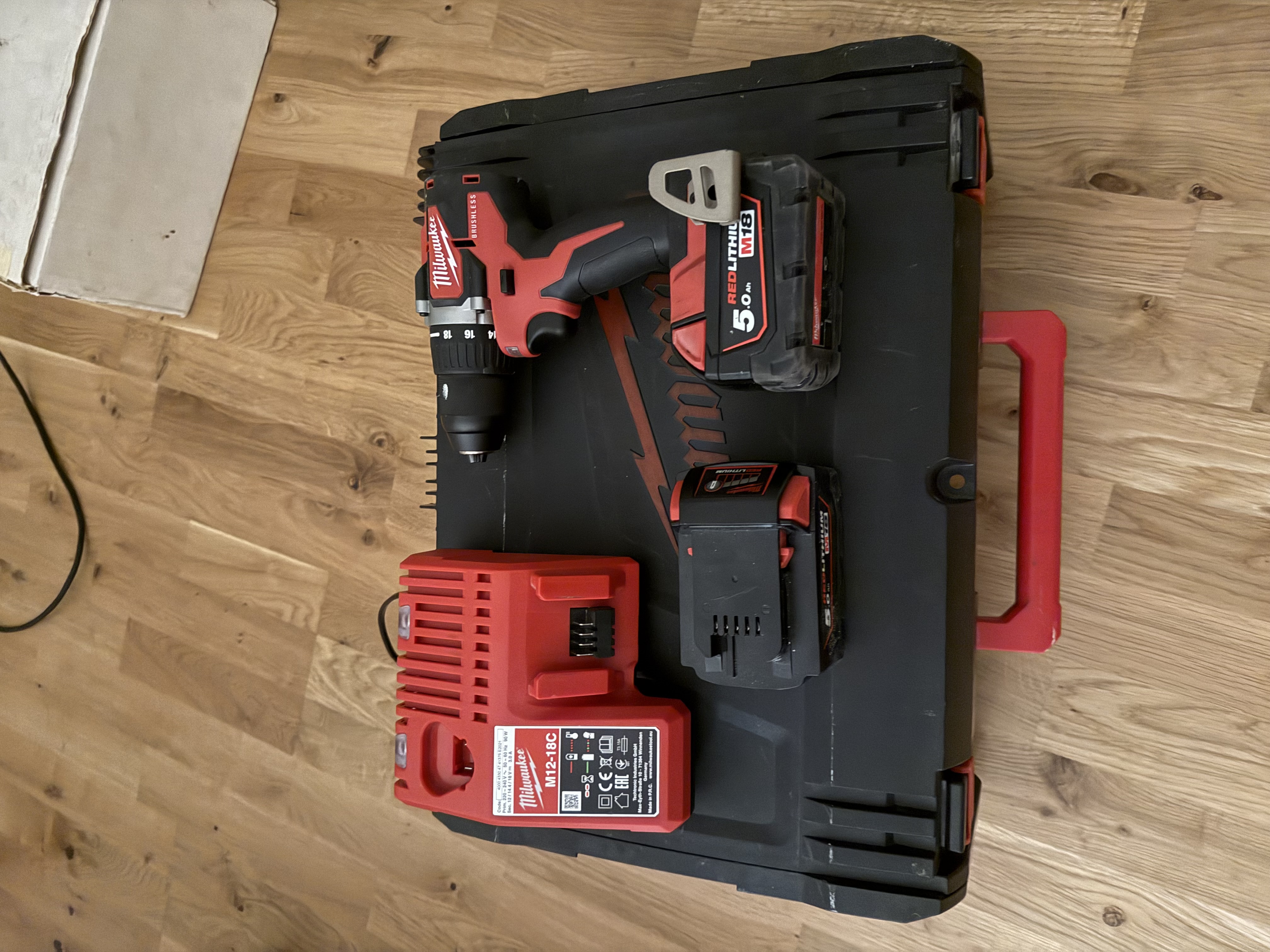 Milwaukee borrskruvdragare m18