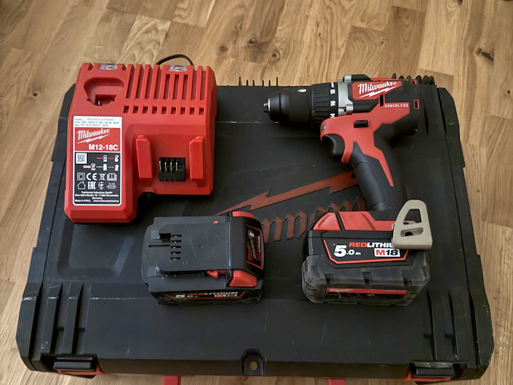 Milwaukee borrskruvdragare m18