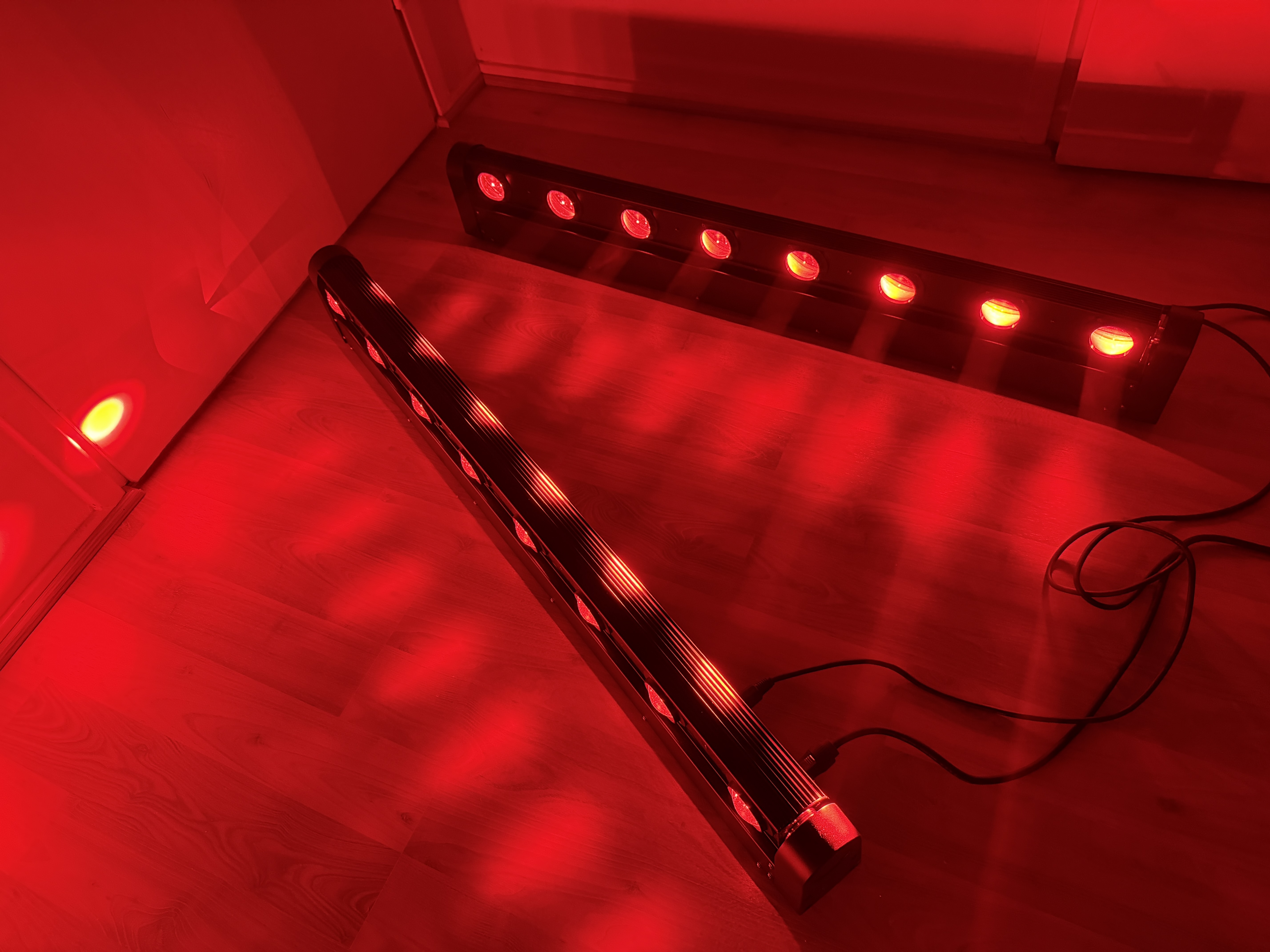 🎉 led-beam-valopalkit bileisiin (2 kpl setti)