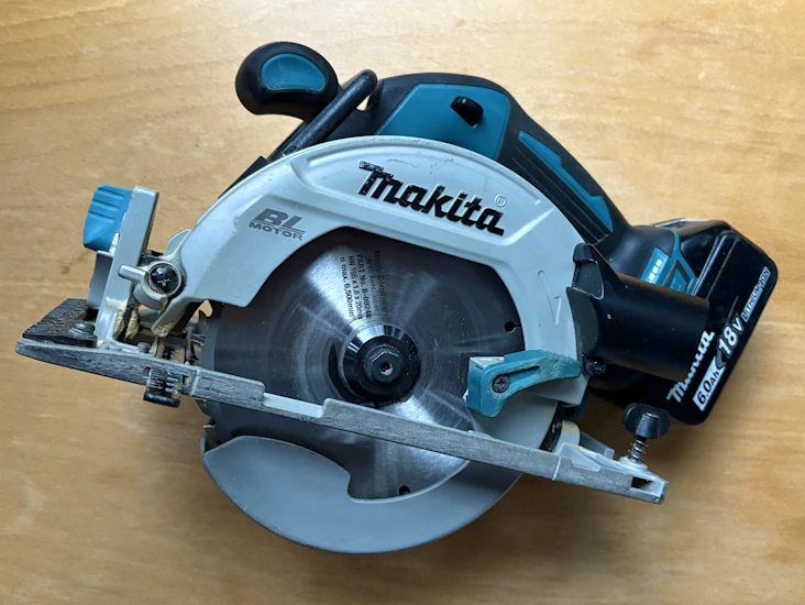 Makita akkukäyttöinen pyörösaha