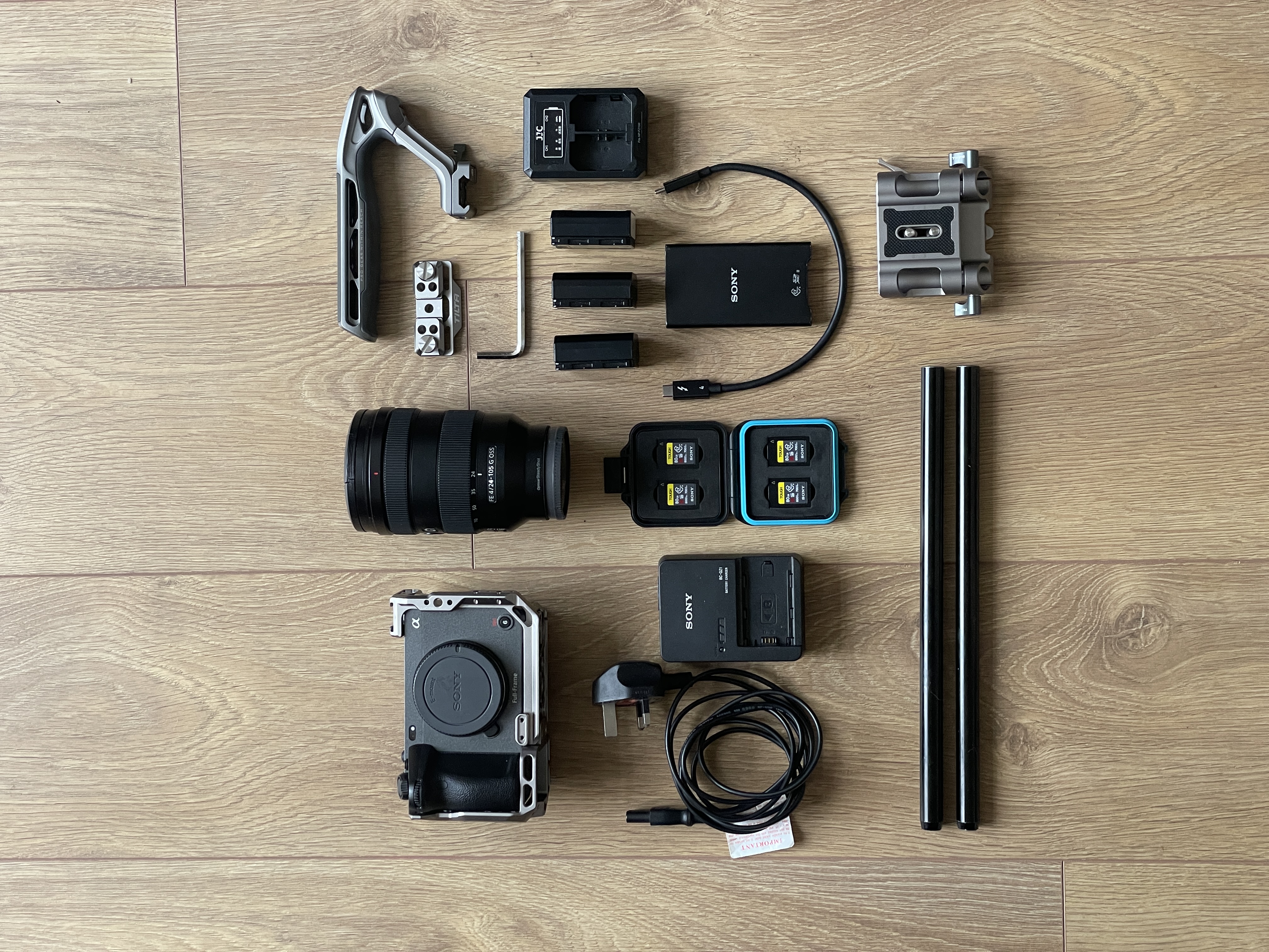 Sony fx3 +  24-105 f4 g lens easy shooter camera package