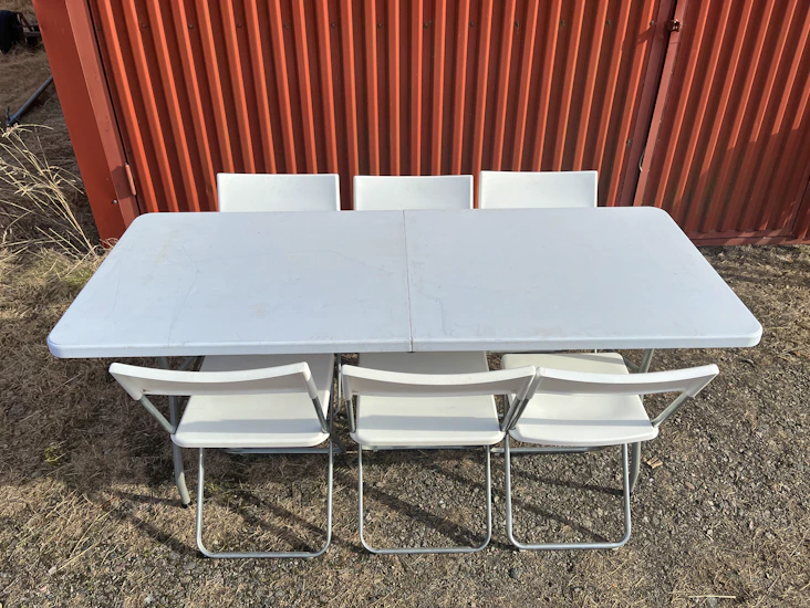 Hopfällbara bord och stolar