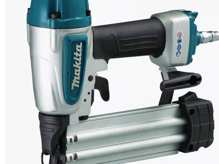 Makita dykkertpistol og kompressor