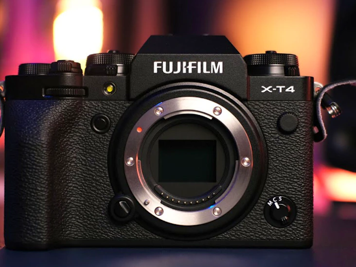 Fujifilm xt4 with 3 batteries and charger