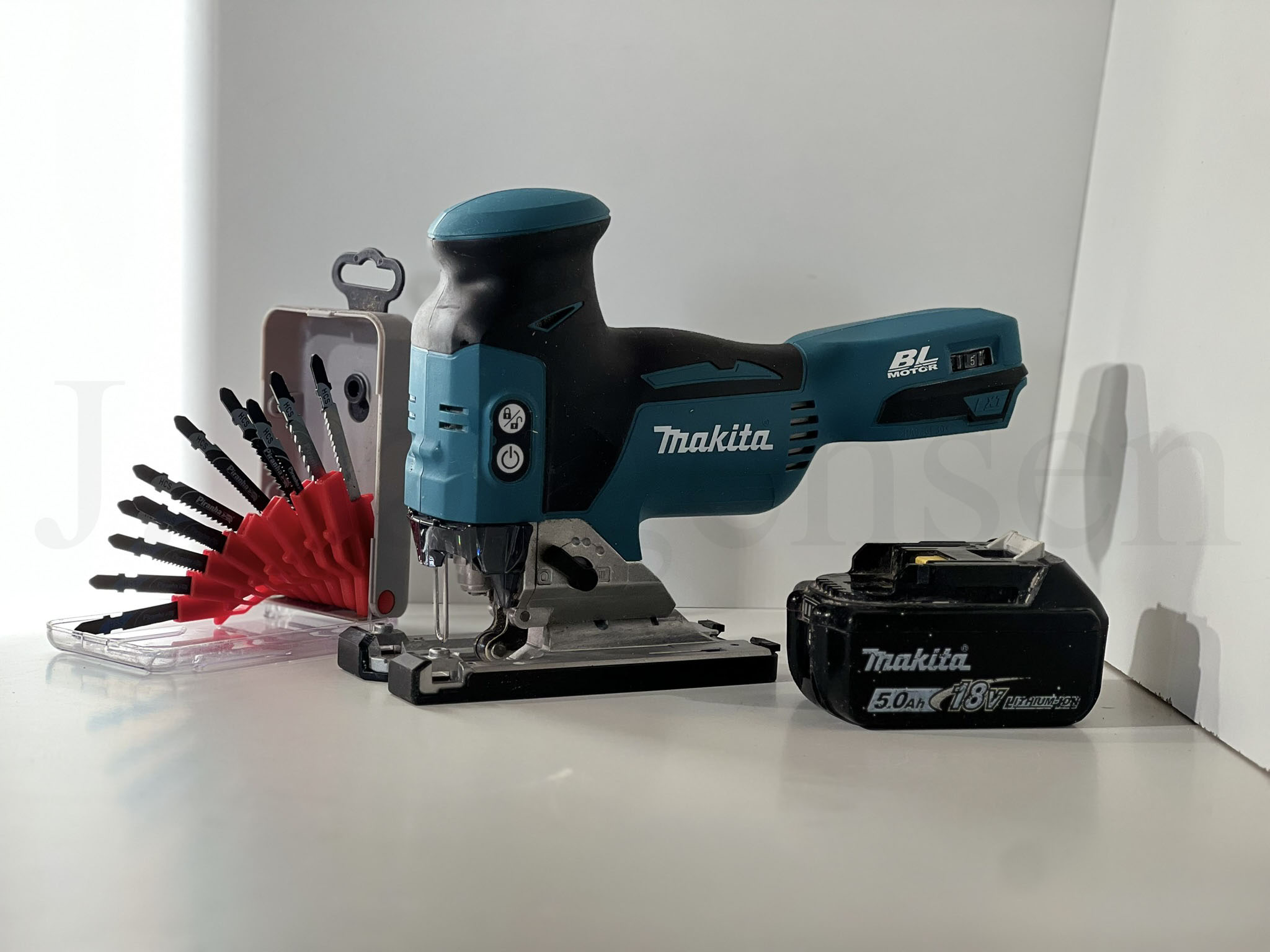 Makita stiksav inkl. batteri 