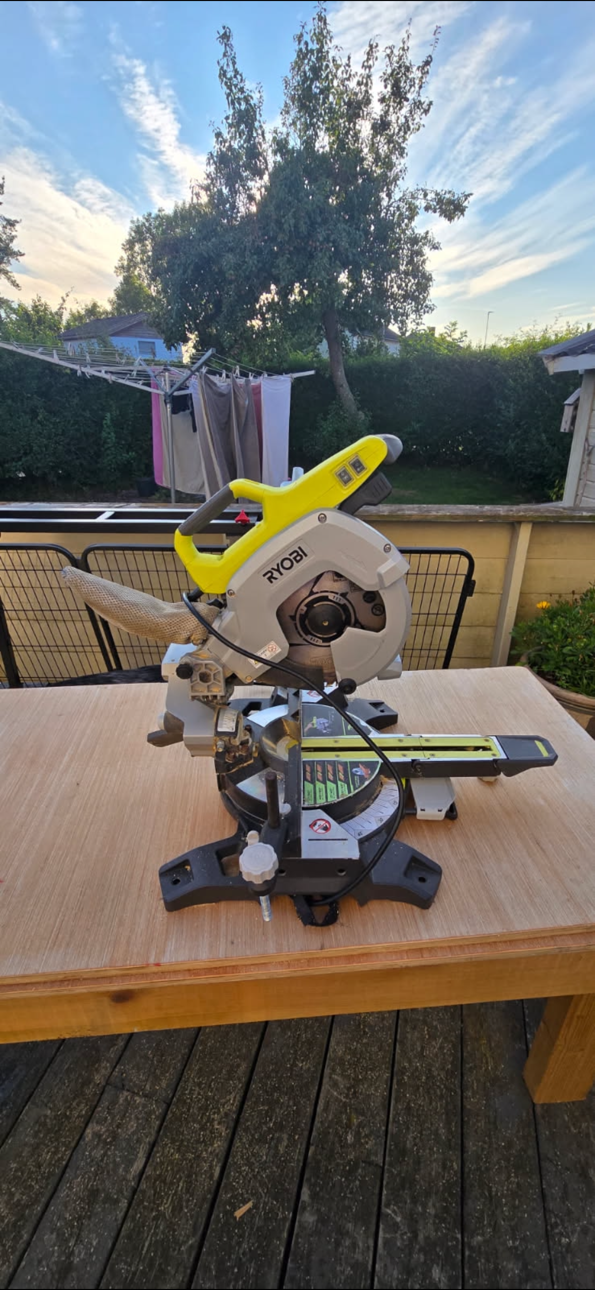 Ryobi ems216l 216mm kapp- og gjærsag – laser