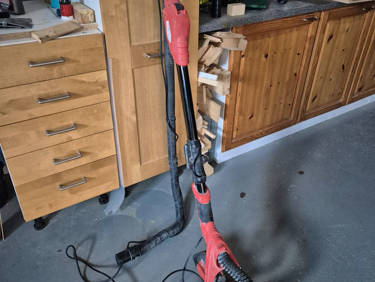 Giraffslip med dammsugaruttag