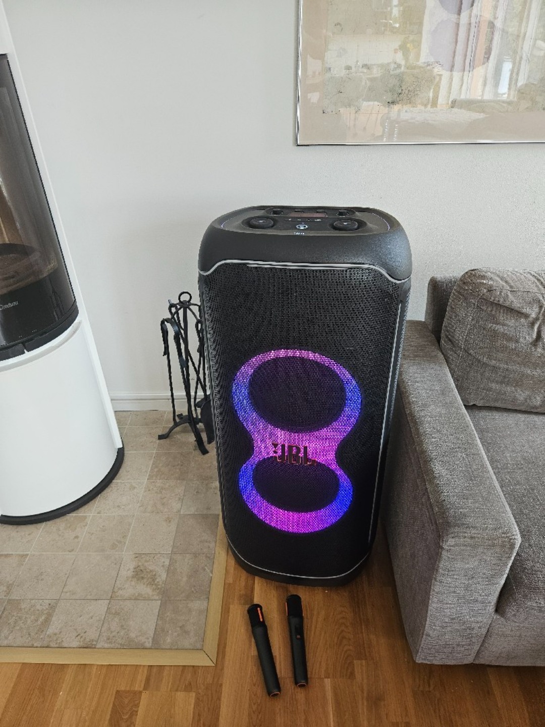 Jbl partybox ultimate med mikrofoner