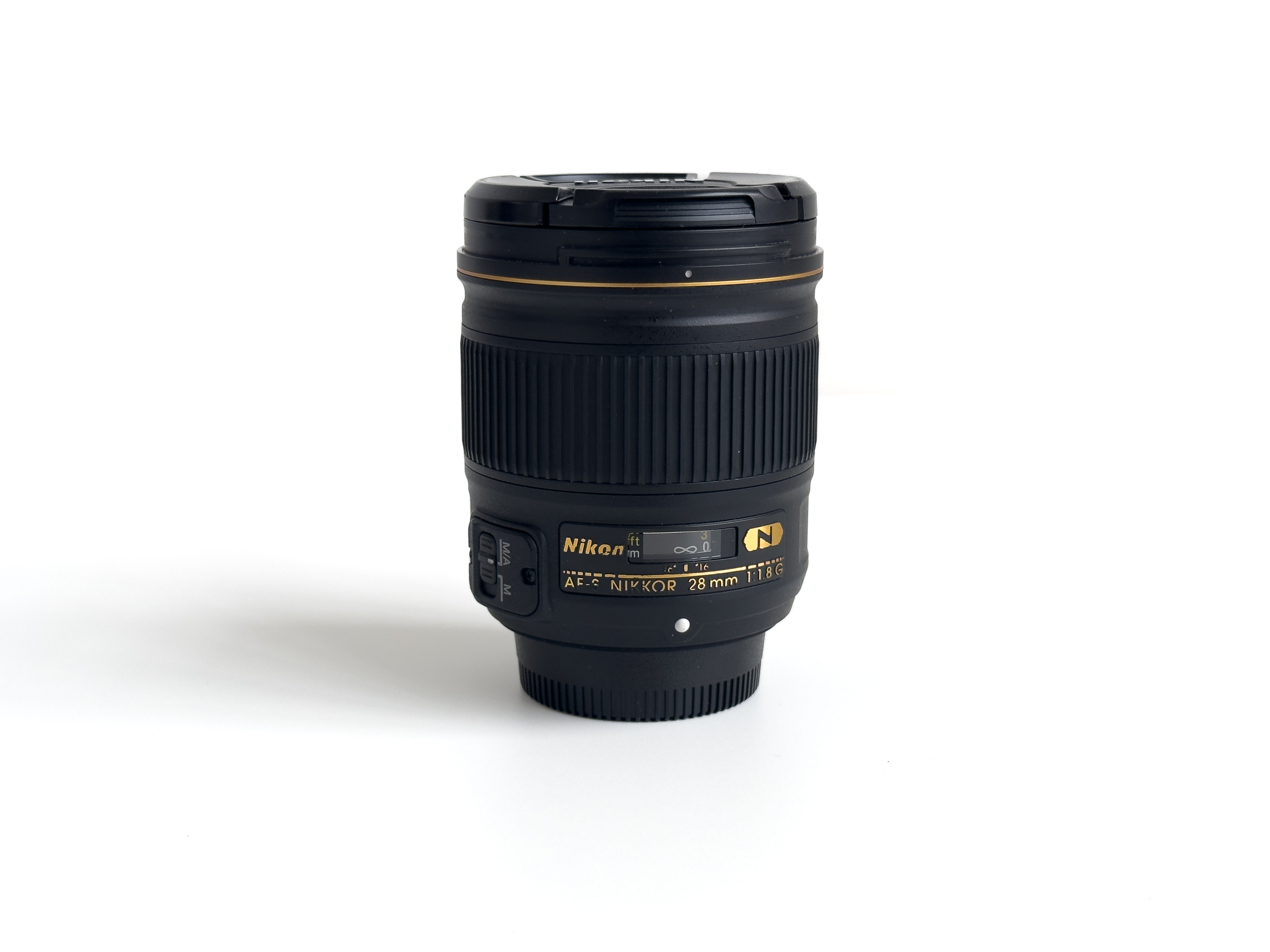 Nikon af-s 28mm f/1.8g (nikon f6)