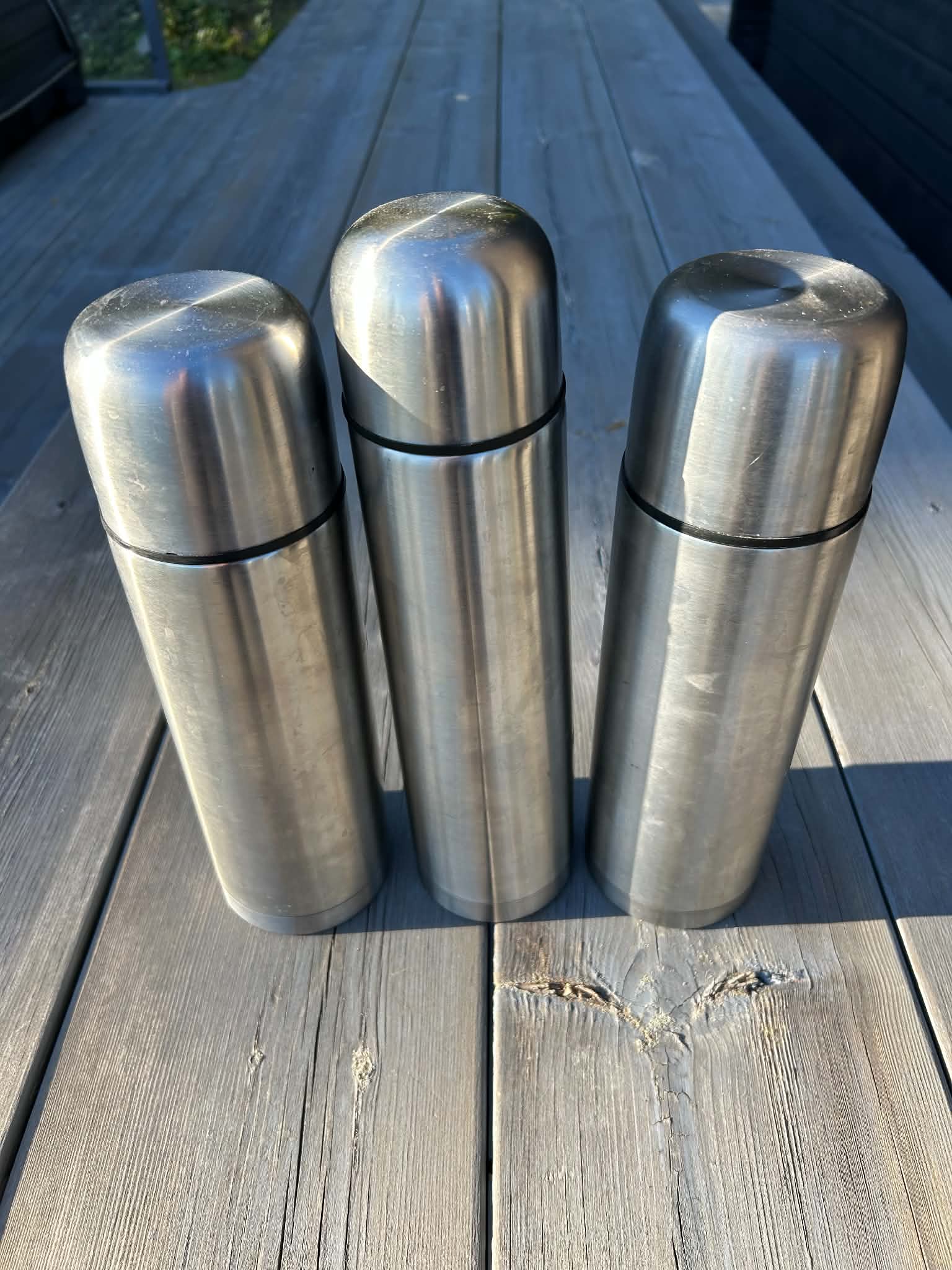 Okrossbara ståltermosar (1 liter per styck)
