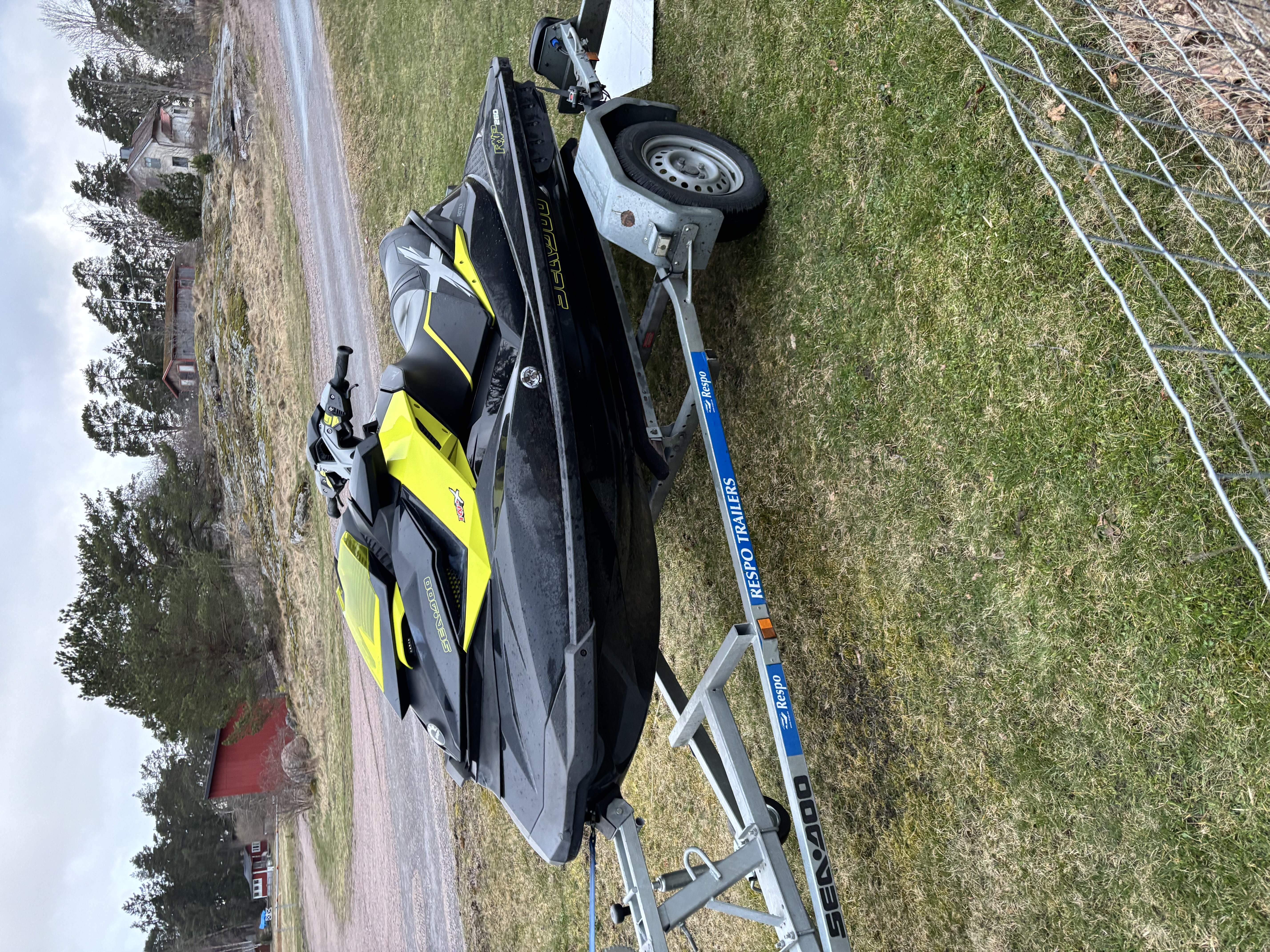 Sea-doo rxt 260 – kraftfull vattenskoter för uthyrning