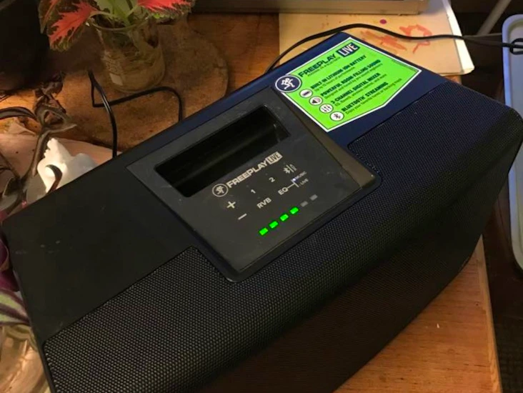 Mackie freeplay live! portable