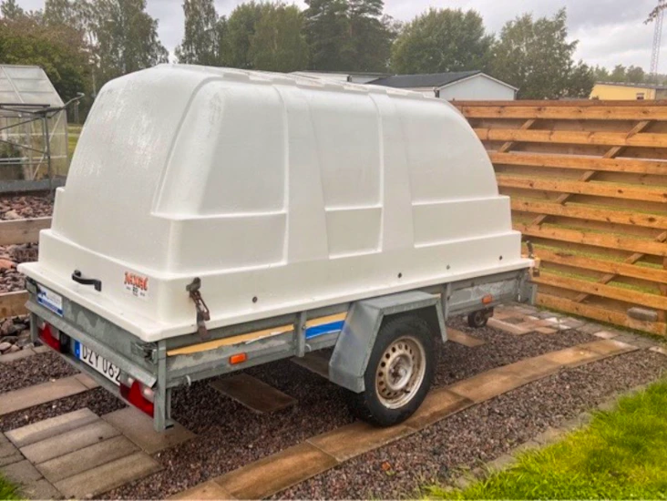 Smidig släpvagn med kåpa